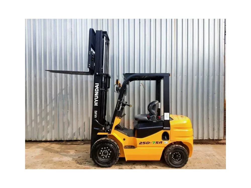 Аренда Hyundai 25L-7SA в Спецтехальянс – вилочный погрузчик 1