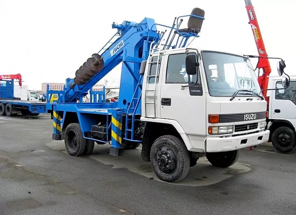Аренда Isuzu AICHI в Спецтехальянс – ямобур 1