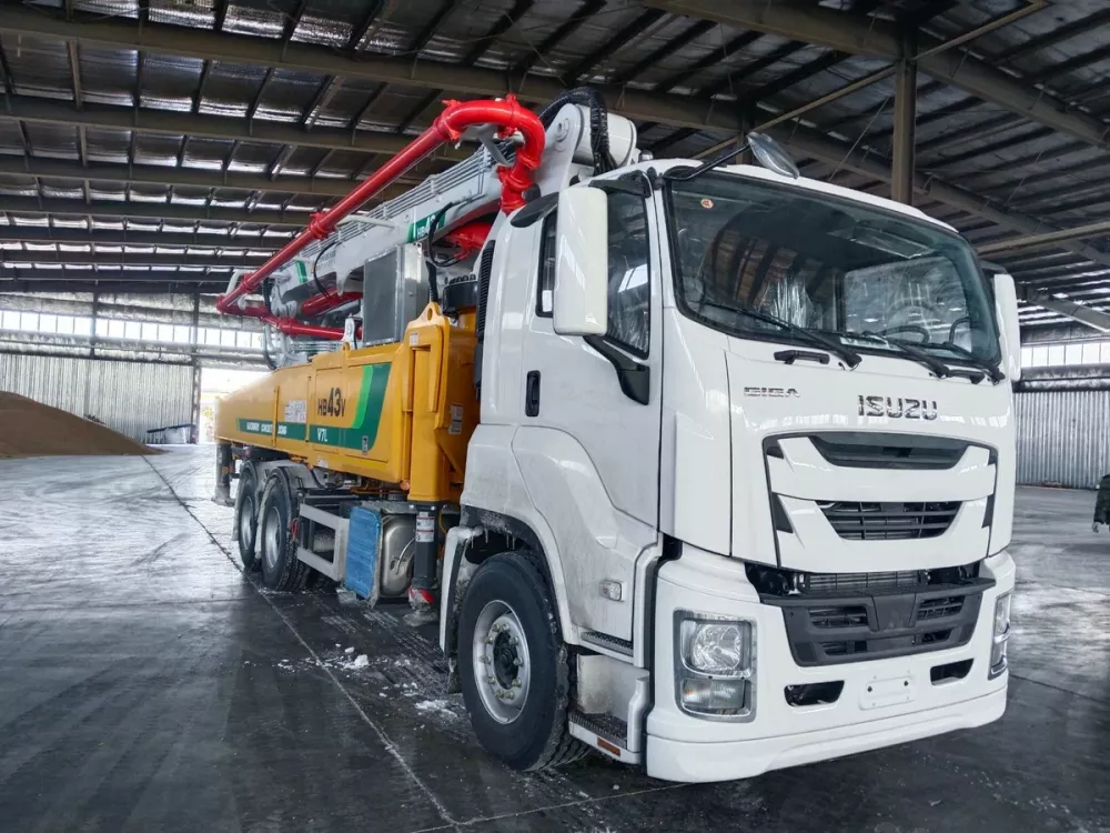 Аренда Isuzu HB43V в Спецтехальянс – бетононасос 1