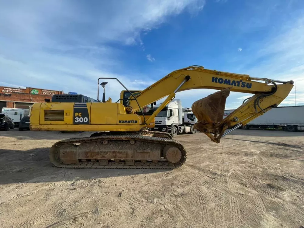 Аренда Komatsu PC300 в Спецтехальянс – гусеничный экскаватор 1