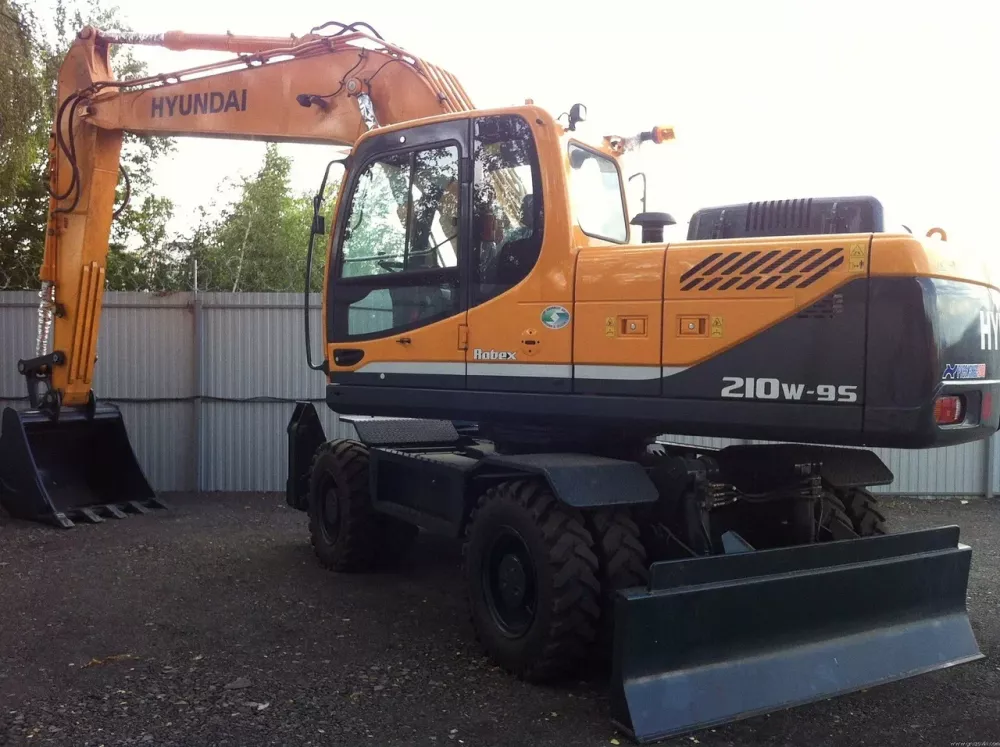 Аренда Hyundai R210W9S в Спецтехальянс – колесный экскаватор 1