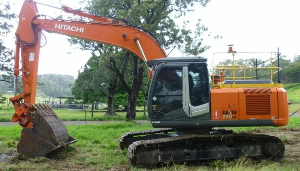Аренда Hitachi ZX240LC-3 в Спецтехальянс – гусеничный экскаватор 2